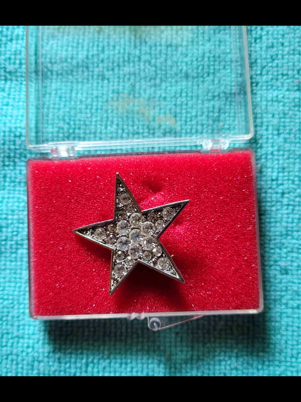 Crystal Star Brooch Pin in Silver with Clear Stones